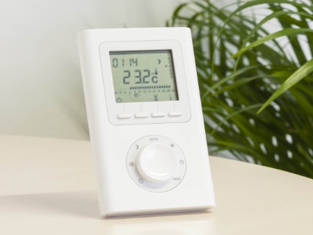 Thermostats programmables radiateur à inertie